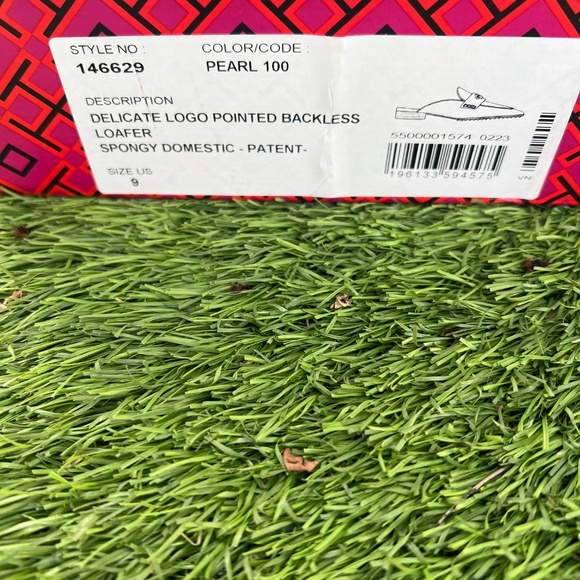 Tory Burch Backless Loafers in Pearl, size 9 in box - Picture 4 of 6